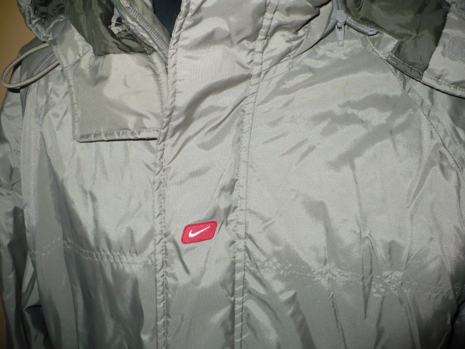 Kurtka zimowa NIKE w kolorze khaki roz.L