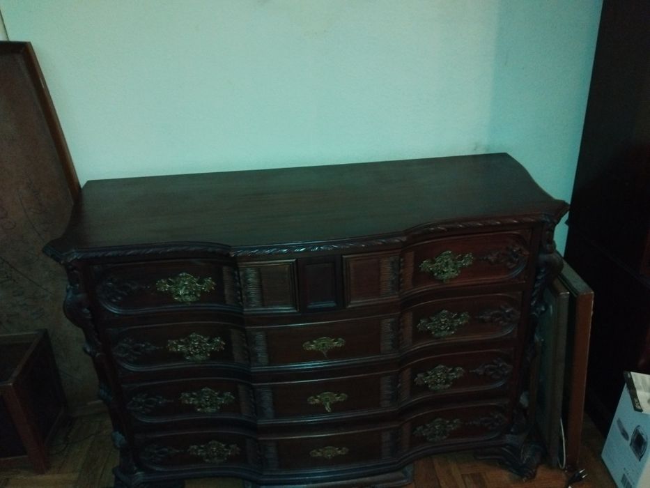 Cómoda estilo Luís XV