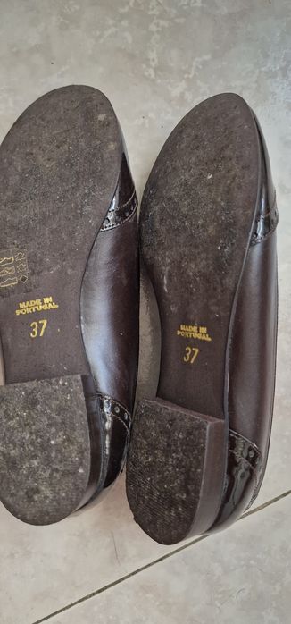 Sapatos castanhos