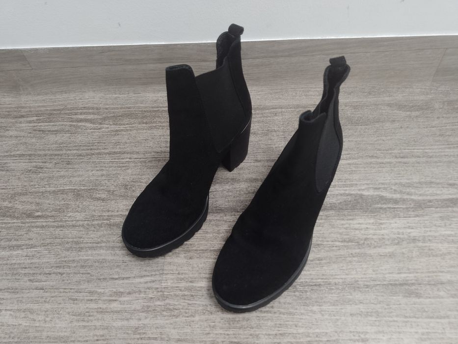 Sprzedam damskie buty rozmiar 37.