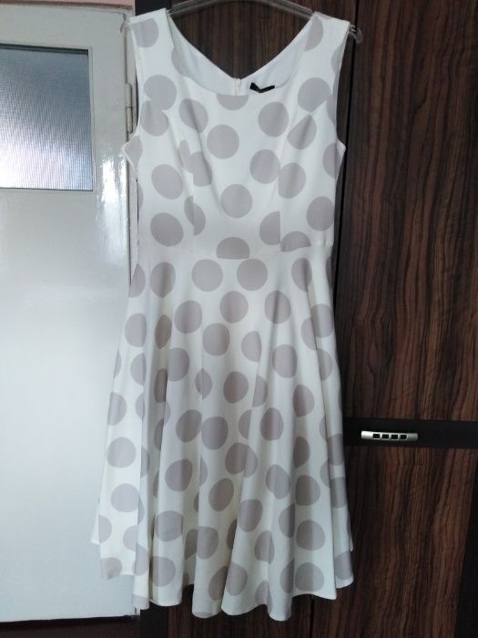 sukienka nowa z metką