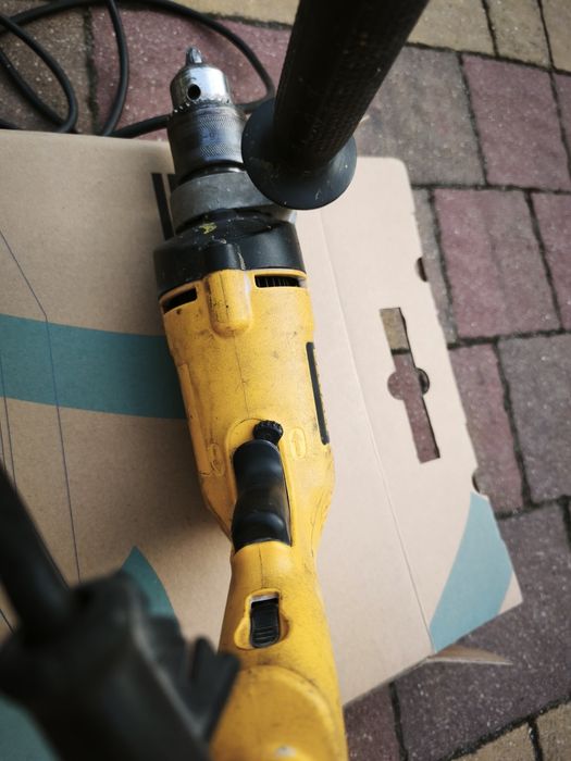Wiertarka elektryczna z udarem DeWalt