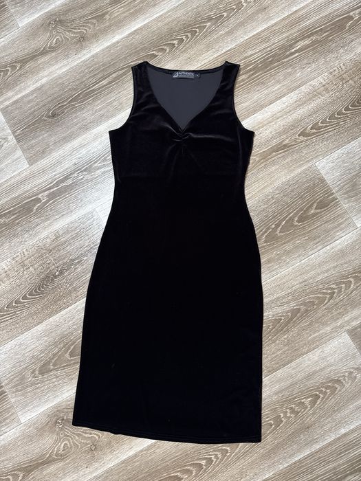 Сукня чорна класична