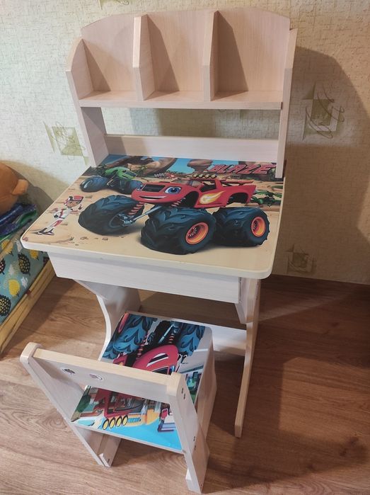 Растущий столик и стул парта