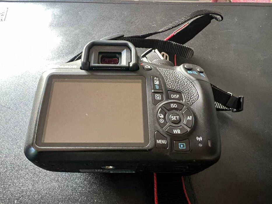 Canon EOS 2000D – Excelente estado – Pack completo