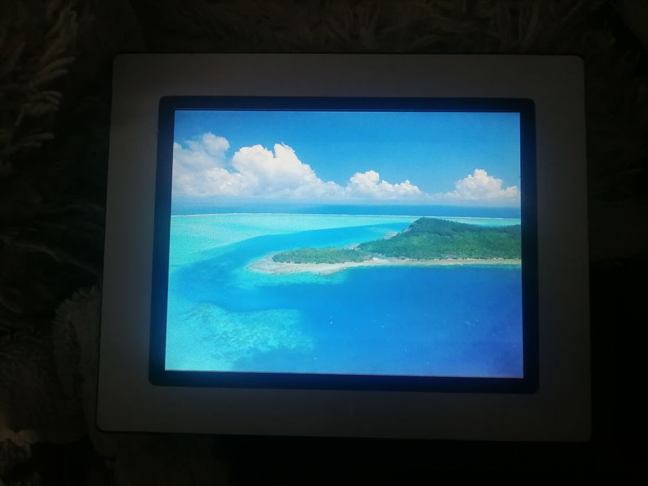 Цифровая фоторамка braun df 850