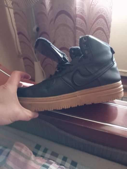 Продам красовки найк