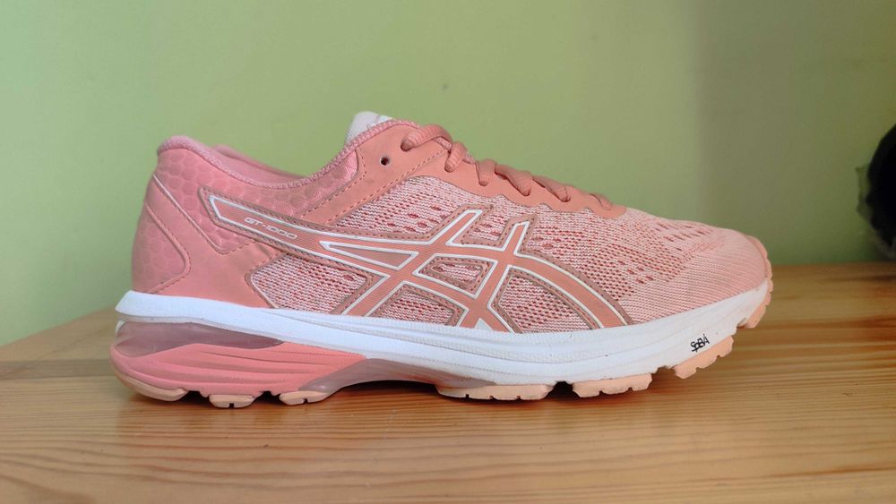 Кроссовки Asics GT-1000 39р. стелька 25 см.