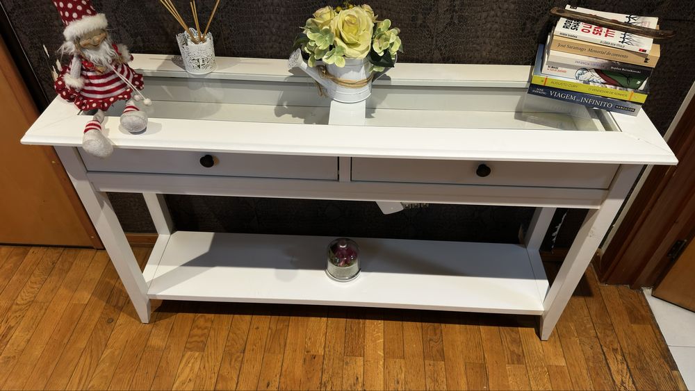 Móvel entrada branco