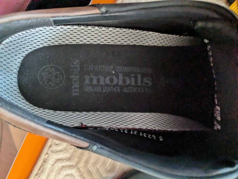 Mobils by Mephisto skórzane półbuty na rzepy rozm. 42