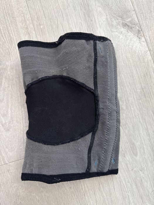 Спортивные наколенник , М/L