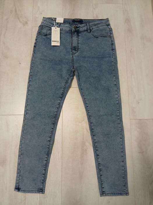 Nowe spodnie jeansowe