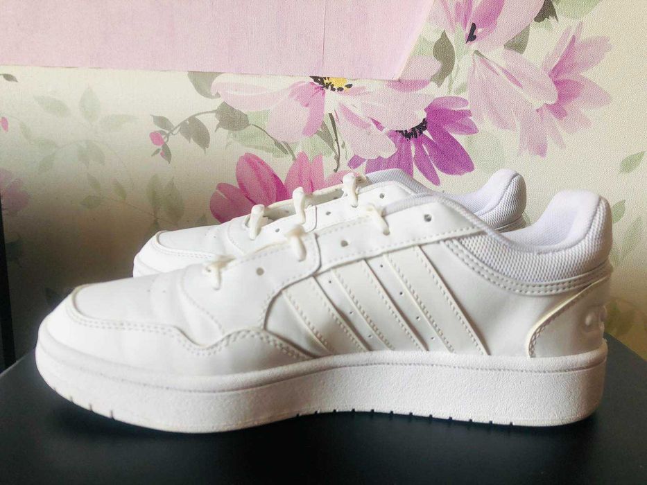 Кросівки жіночі Adidas Hoops 3.0 Low Classic р.39,5