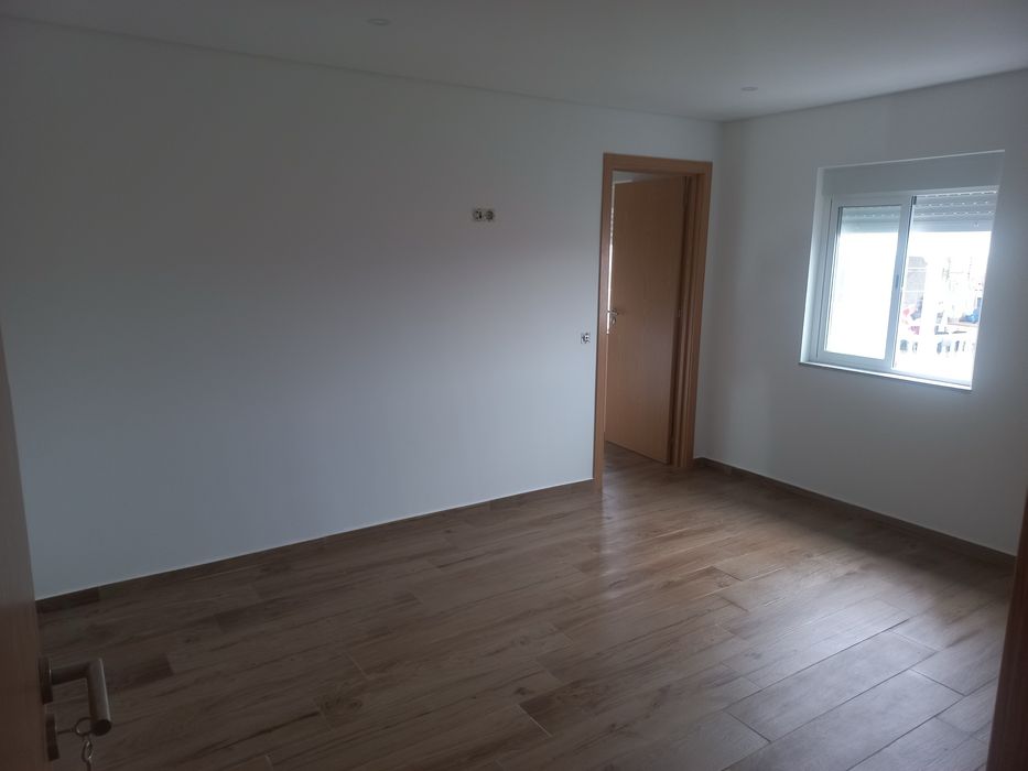 Arrendo andar moradia t2