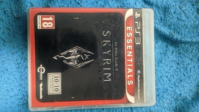 The Elder scrolls v Skyrim PS3 em estado