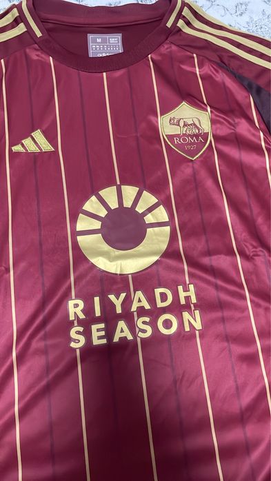 Camisola e calção do Roma