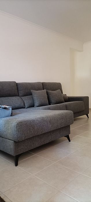 Sofá com Chaise Long semi novo