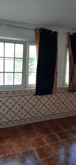 Almada T1 mobilado e equipado.