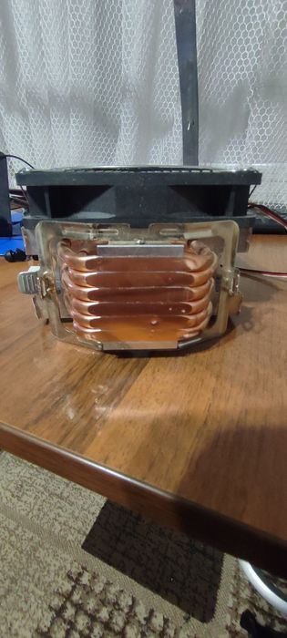 Охолоджував з кулером для процесора,стан нового