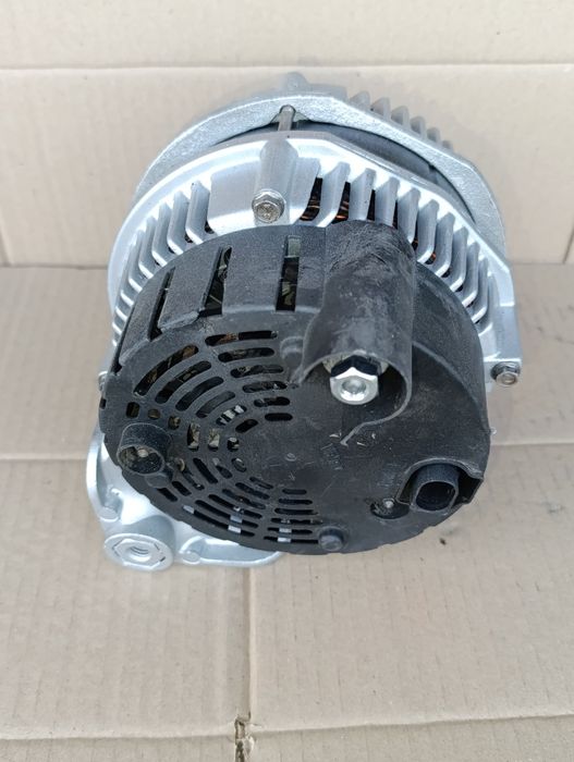 Генератор БМВ BMW E46 318 320 330 X3 X5 1.8 2.0 3.0