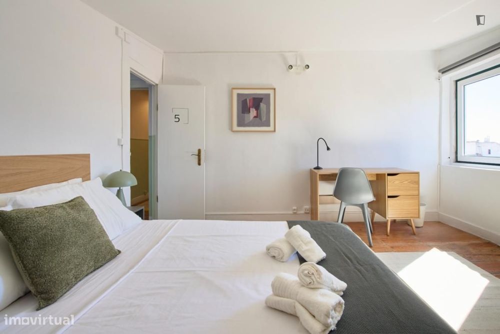 Quarto - localizado em São Bento Lisbon