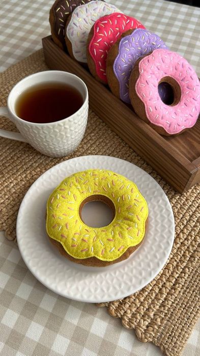 Іграшкова їжа. Пончики з фетру. Їжа з фетру. Іграшки з фетру.