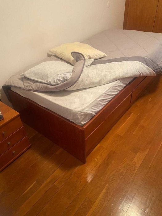 Cama de solteiro c/ colchão ortopédico