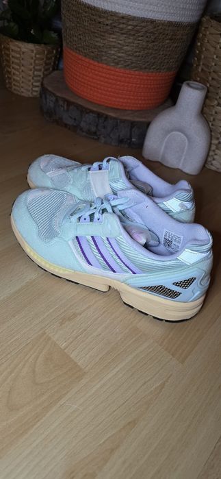 Adidas torsion zx 9020.