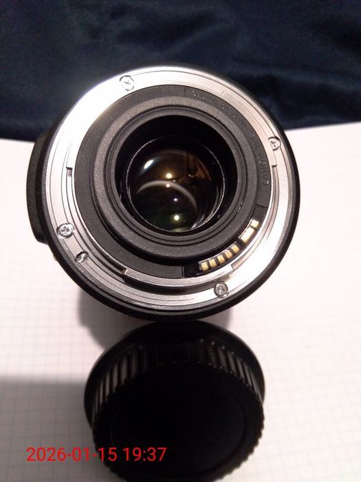 Фото об'єктив кенон EF S 18-135,3.5-5.6