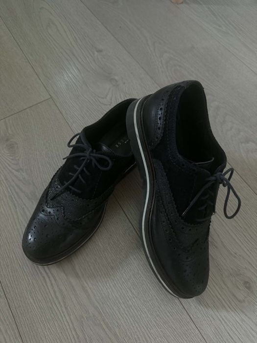 Buty typu oksfordzki mokasyny