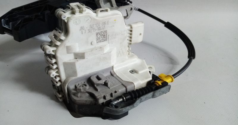 Fechadura / fecho porta frente direito AUDI A4 (8K2, B8)