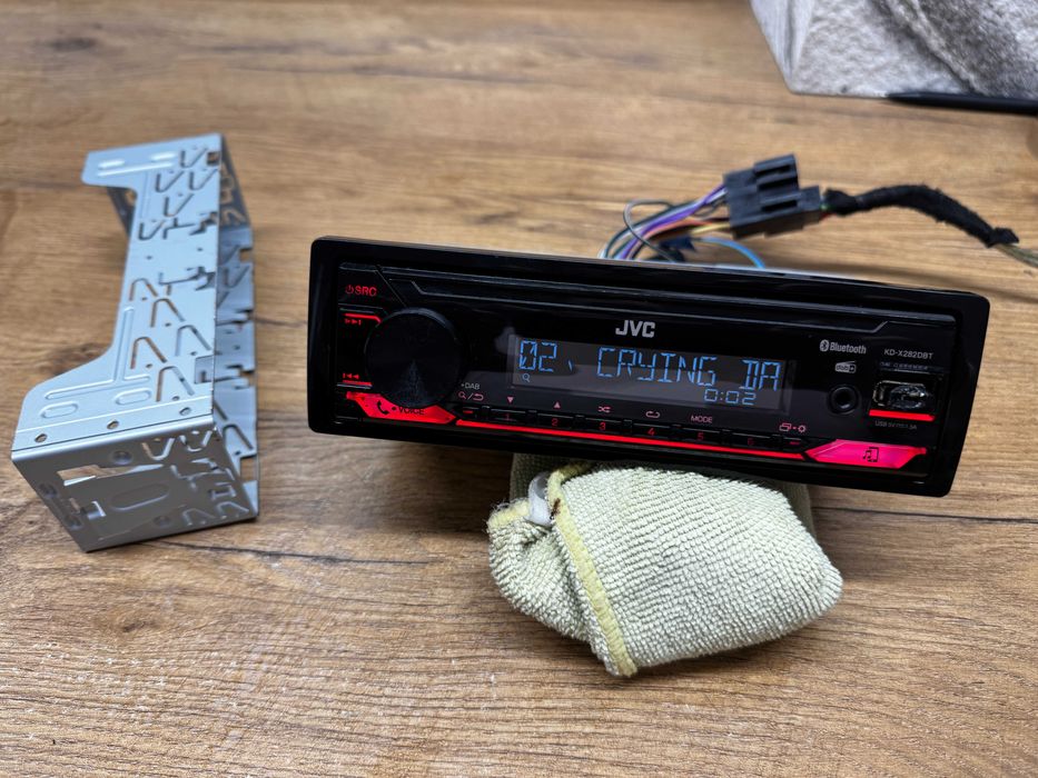 Radioodtwarzacz samochodowy JVC KD-X282BT
