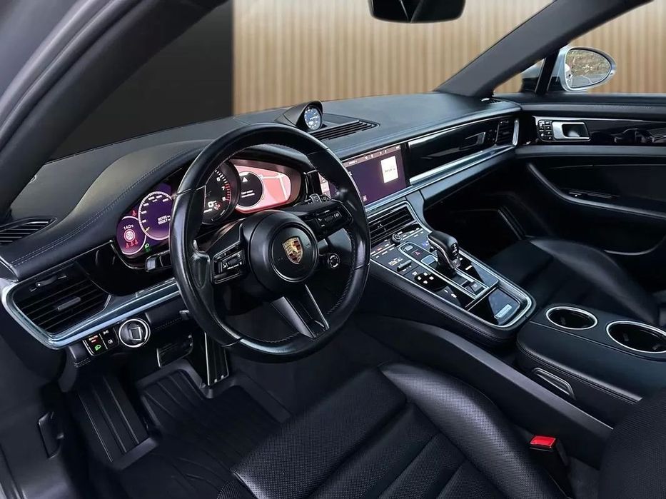 Porsche Panamera Sport Turismo 4 E-Hybrid