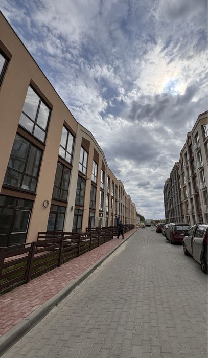 Квартира 70м2 з власним подвір’ям  жк Петрівський Резеденс