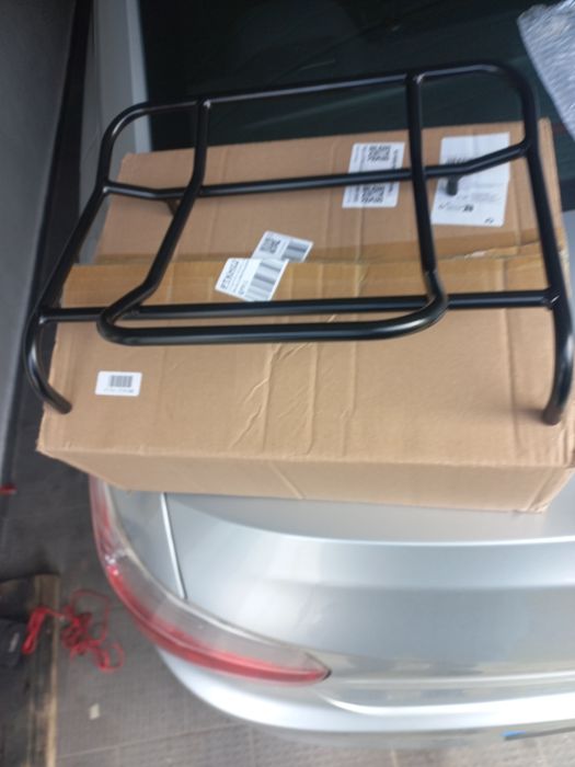 Para venda ,Grade para o topcase de mota.