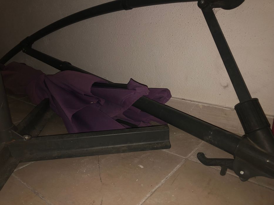 Cama e cadeira de lona para jardim e chapéu de sol