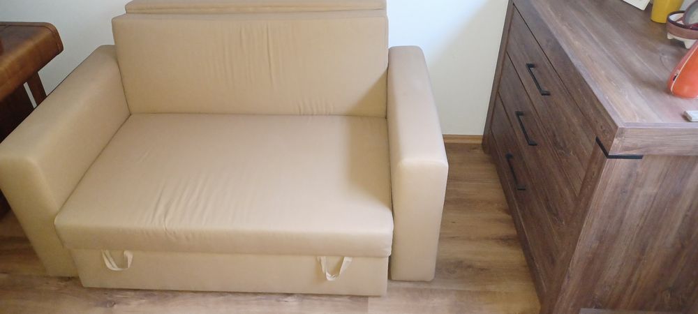 Kompaktowa 1-osobowa rozkładana sofa(IKEA)