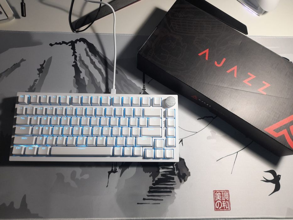 Teclado AJAZZ ak820 com  led azul ciano