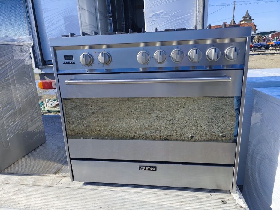 Професійна газова плита Smeg
