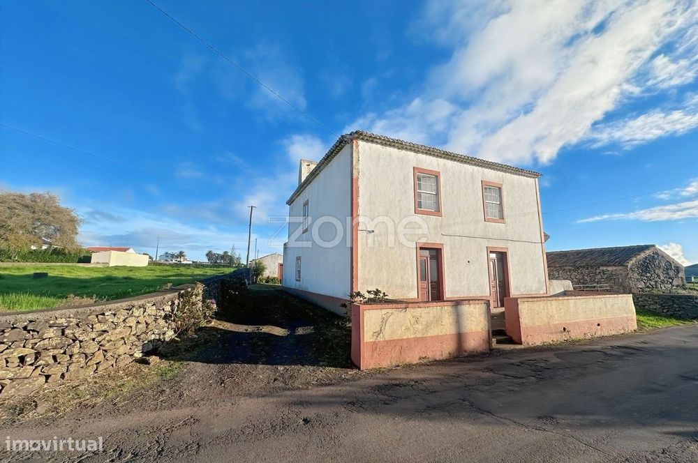 Moradia T4 - Almagreira, Vila do Porto