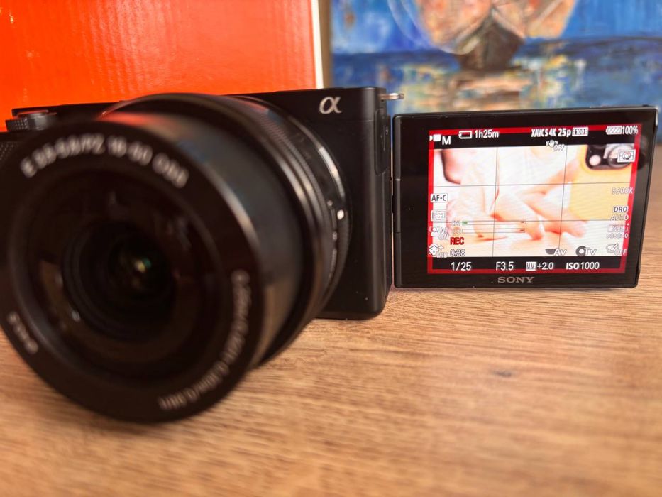 Sony alpha ZV-E10 body black, в комплекті об'єктив 16-50  kit