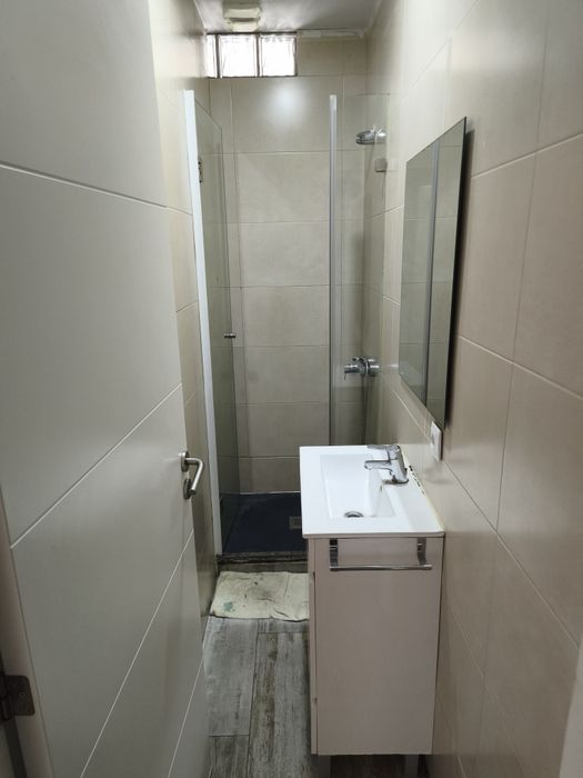 Alugo quarto para casal - Av.E.U.A., n°7