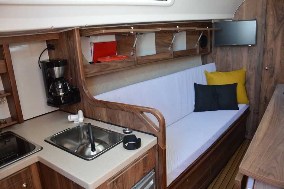 Antila 26CC Honda Echosonda TV Webasto Prysznic Zew Premium Ekspres Trap