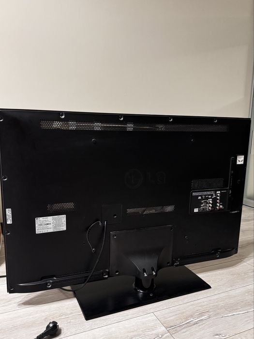 Телевізор LG 42LV355C