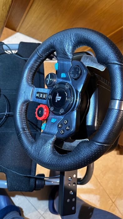 Volante G29 e Playseat Logitech