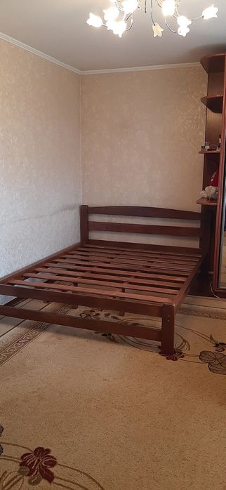 Одномесная деревянная кровать