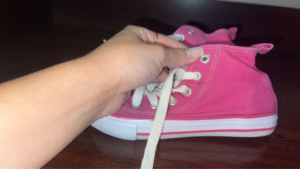 Кеди на дівчинку