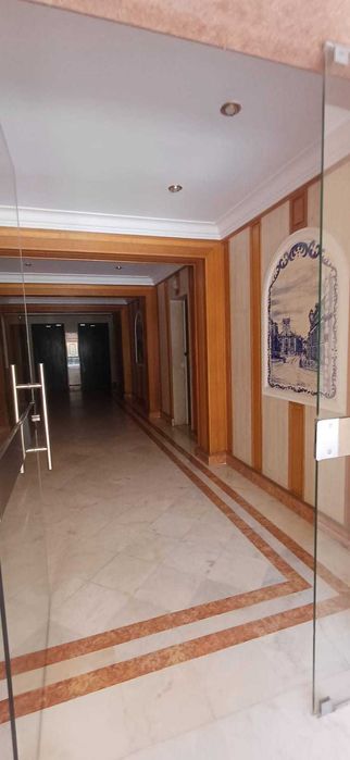 Vende-se T2 convertível em t3 -- Zona Privilegiada de Cascais