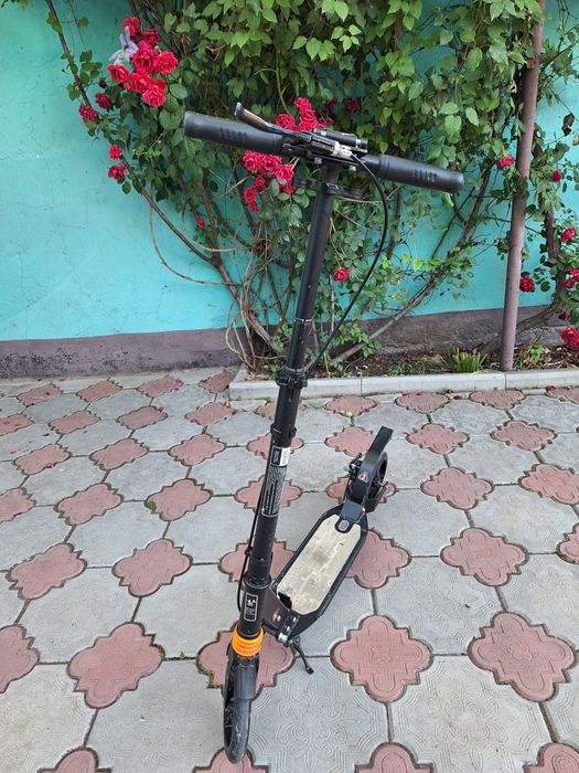 Самокат Urban Strike