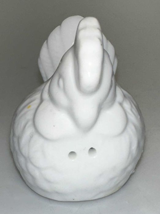 Solniczka kształcie kurki porcelanowa